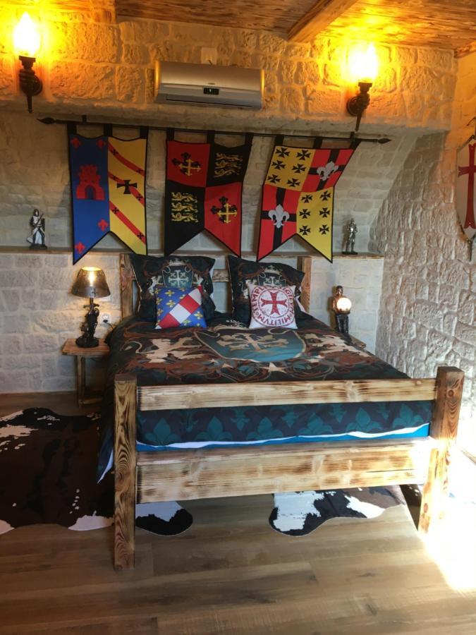 Chambre D'Hote Medieval Du Vieux Bourg Chailloue Exterior photo